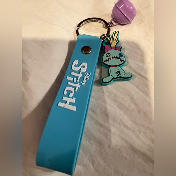 Disney Stitch Keychain New - Picture 1 of 3